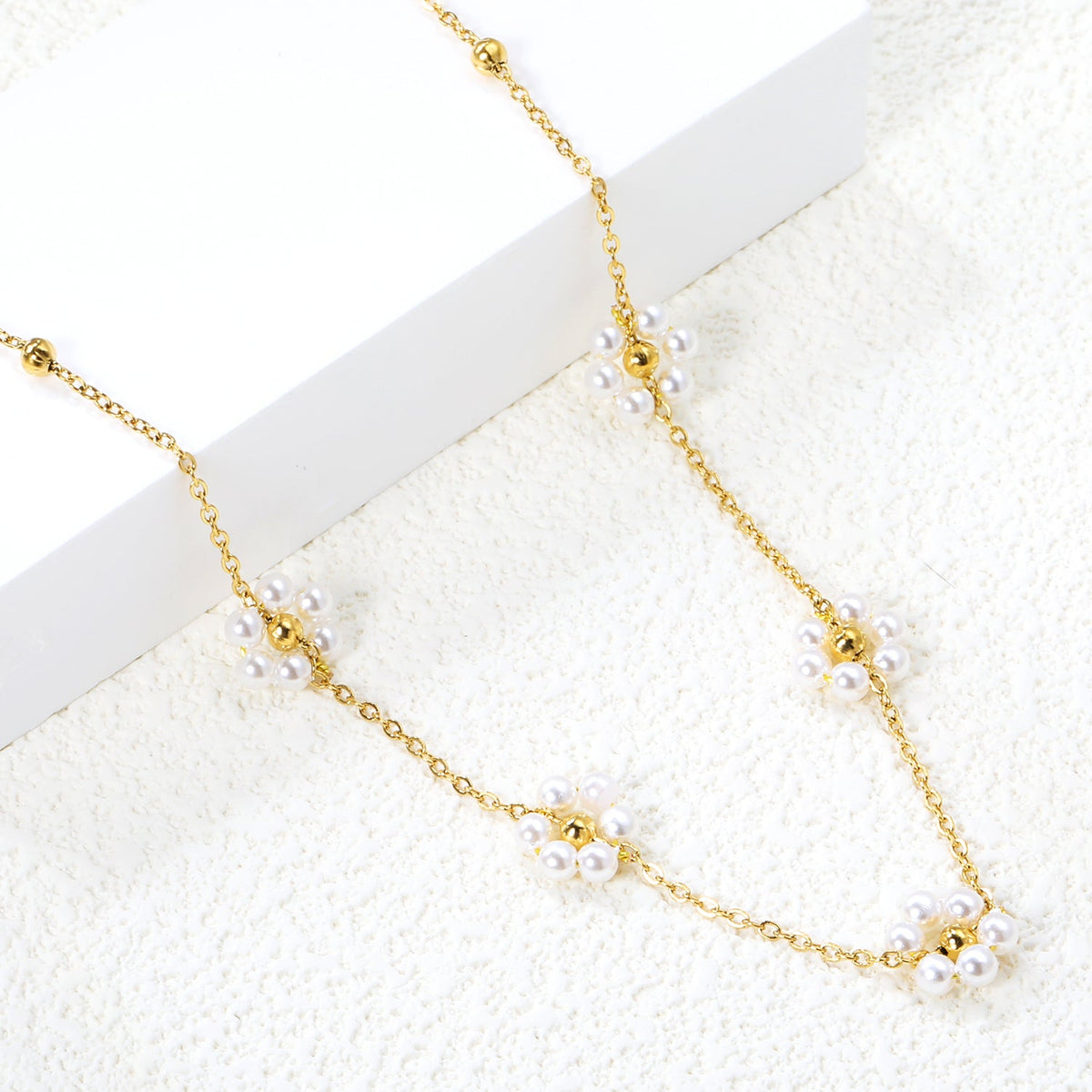 Collier avec pendentif Fleur et perle