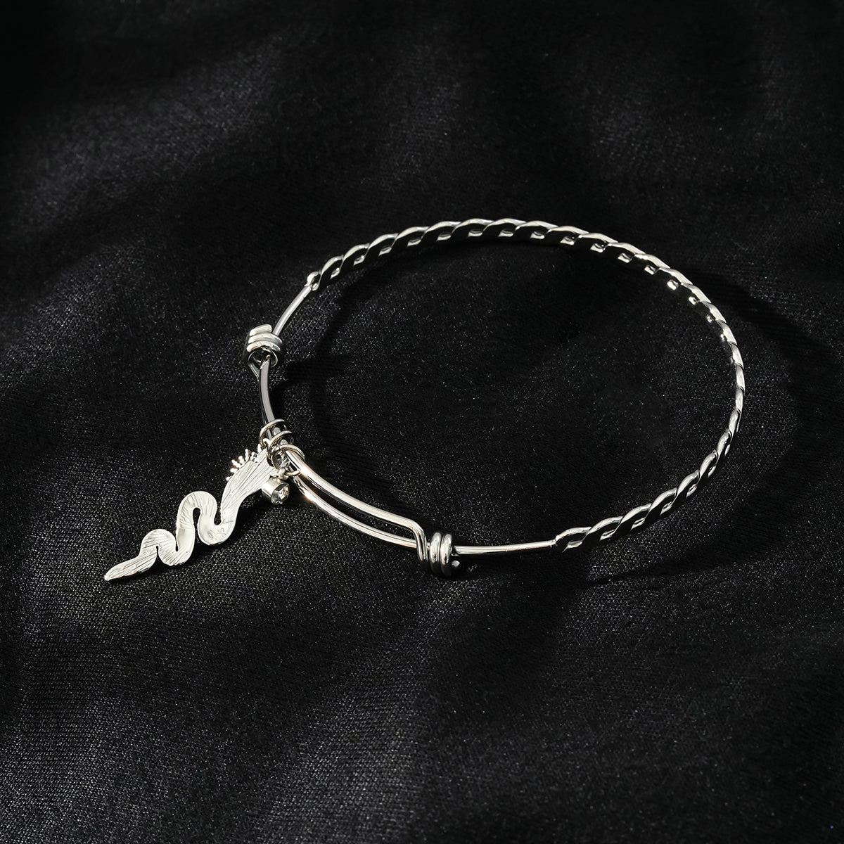 CATALINA Or Blanc (ton argenté) : Bracelet avec Breloques Serpent, Symbole Solaire et Zirconia (CZ).