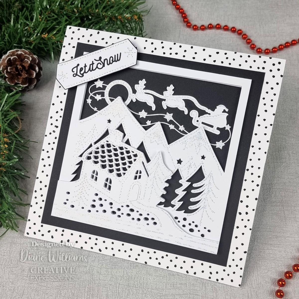 Matrice de découpe Creative Expressions Jamie Rodgers Pierced Christmas Cottage
