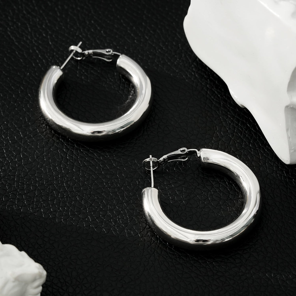 DERIVIER Argent (Or Blanc) : Boucles d'oreilles créoles semi-larges essentielles (3,5 cm)
