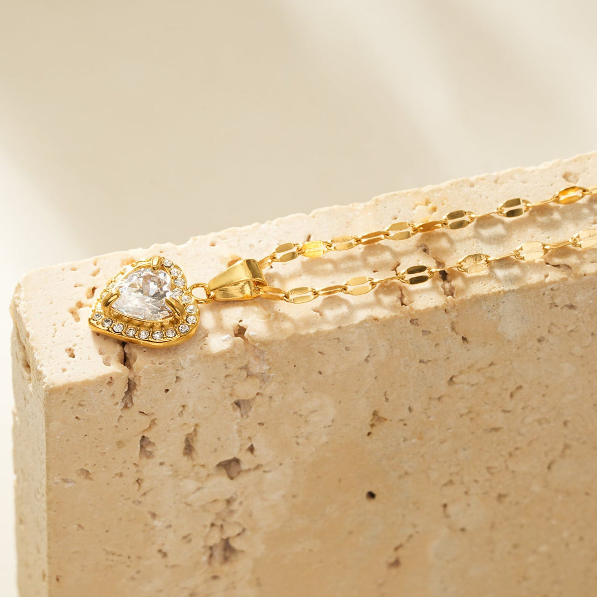 ZITA Gold: Gucci-Style Dainty Chain Necklace with Sparkling Petit Pavé Heart Pendant
