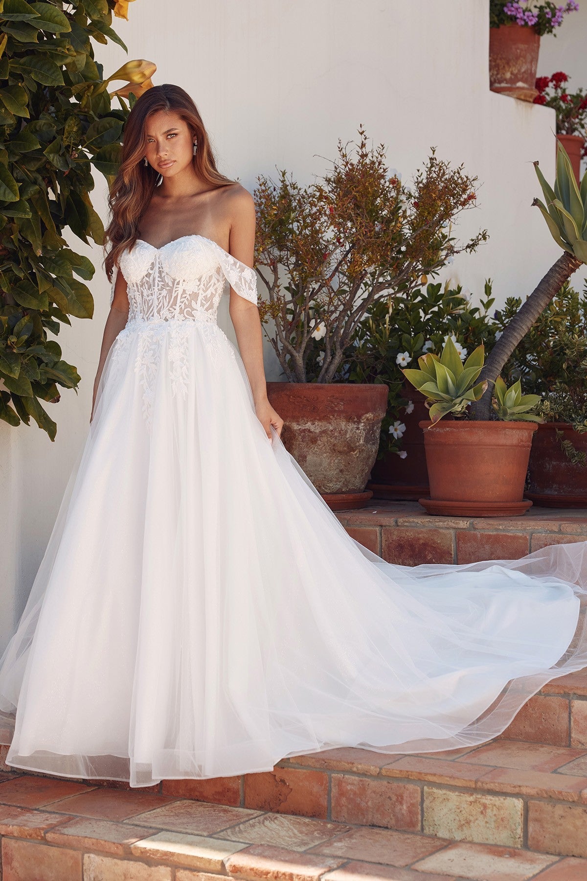 Robe de mariée bustier avec appliqués floraux