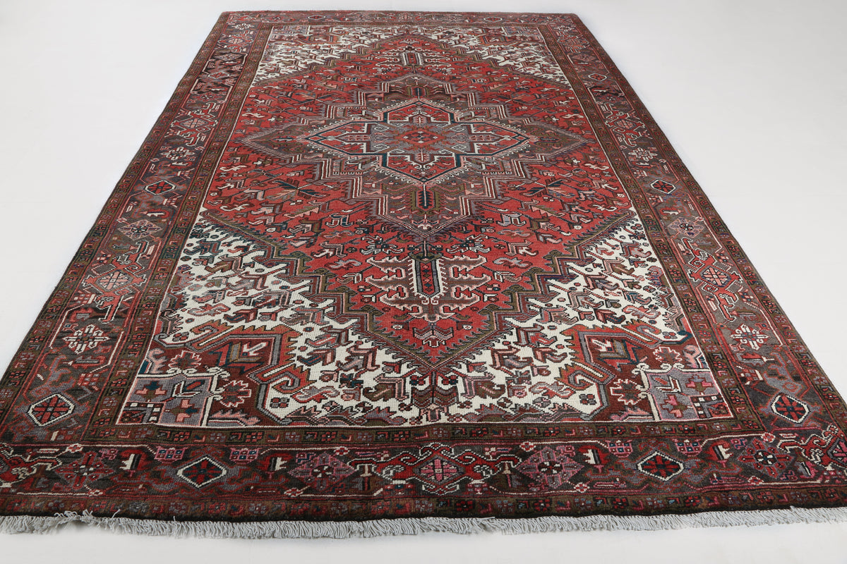 Persian Heriz Rug | 7' 5" x 10' 10"