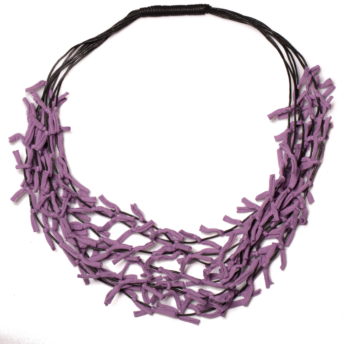 Collier en tissu noué multibrins