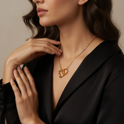 Collier pendentif fermoir carré irrégulier