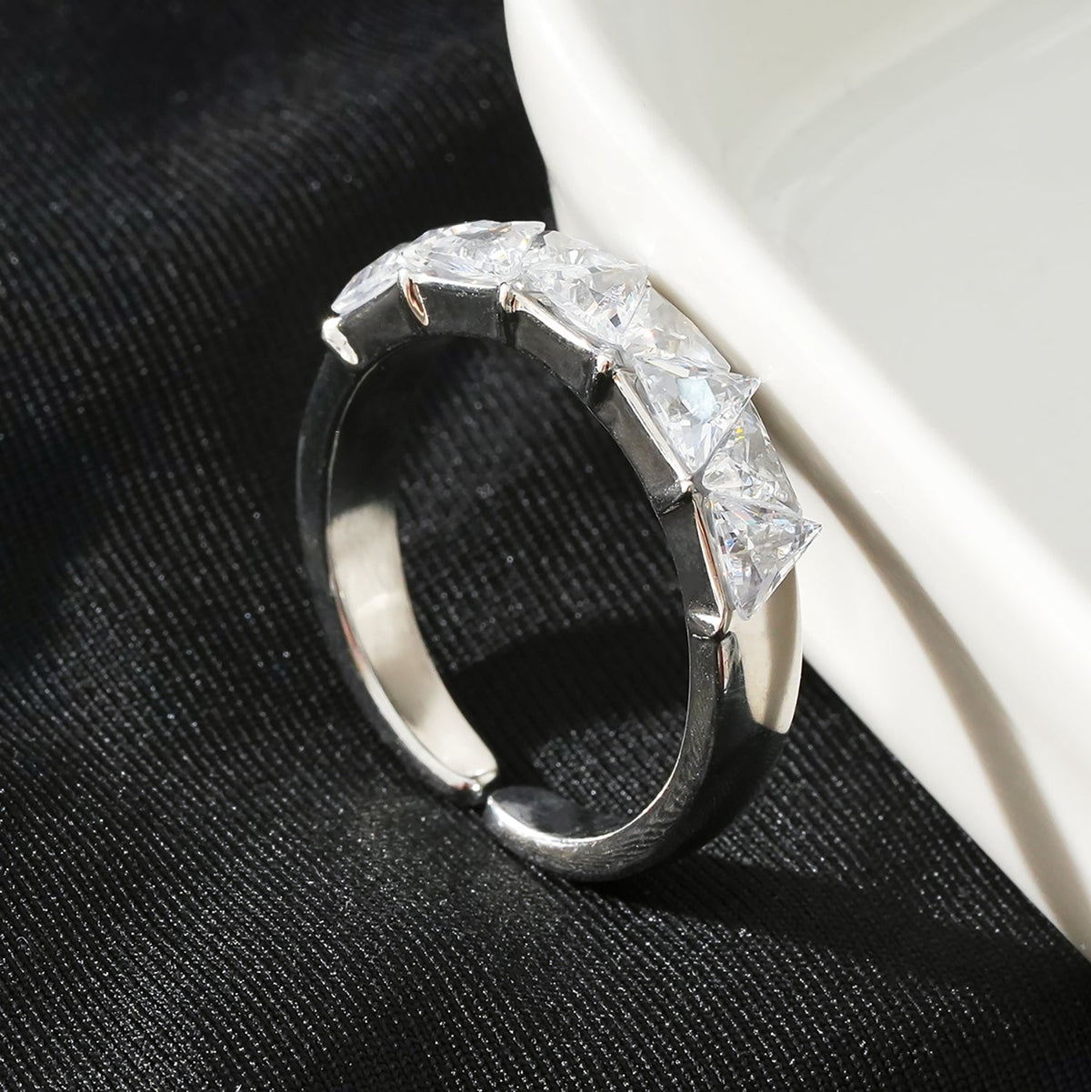 Style ALLY Or blanc (tonalité argentée) : Bague sertie de zircones cubiques