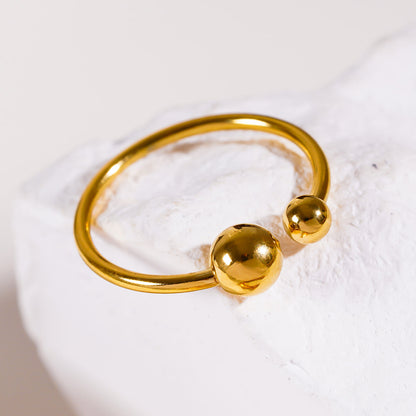 ALTHEA : Bague contemporaine essentielle avec perles rondes