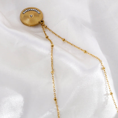 AMASA : Chaîne perlée avec pendentif étoile et lune pavée de zircone - Or