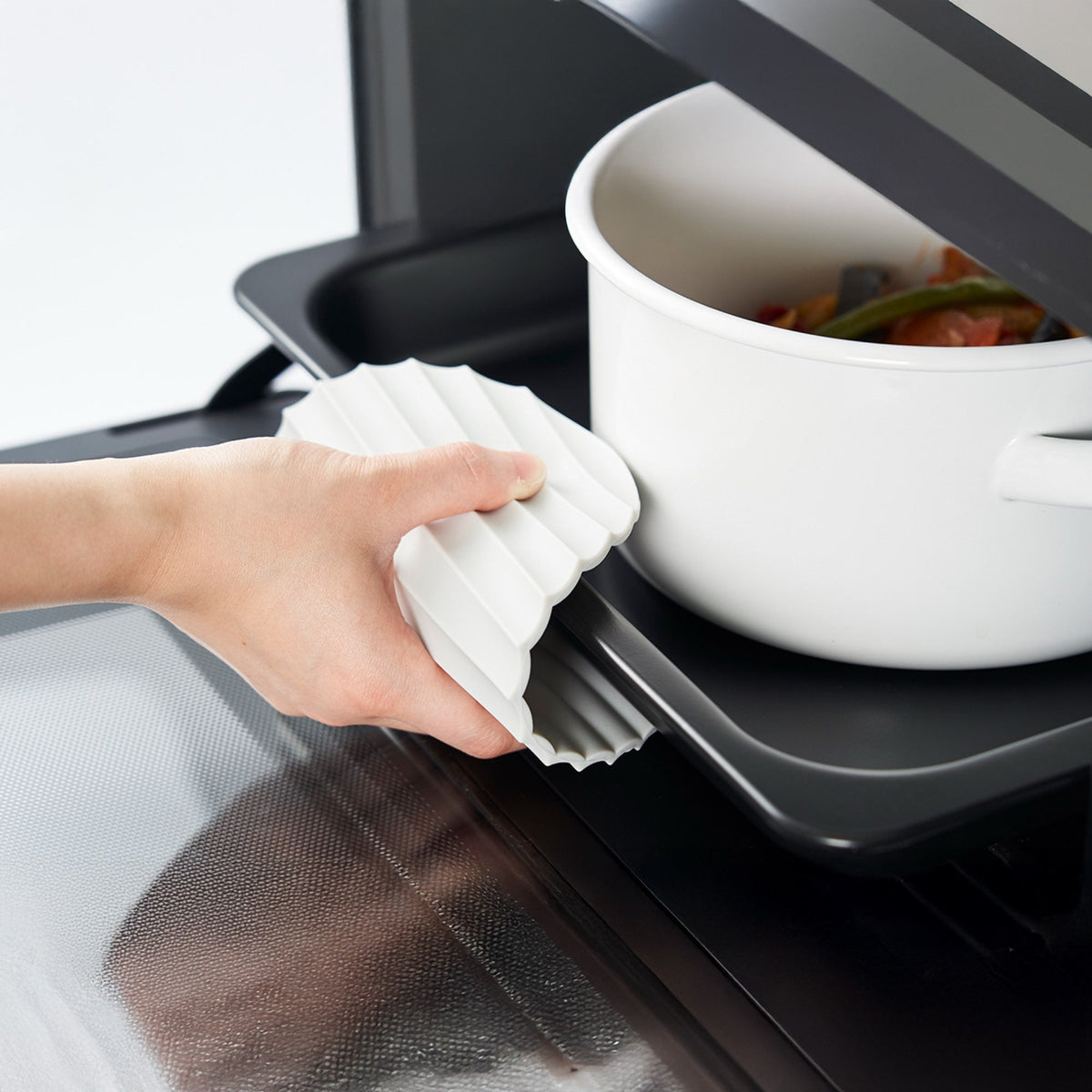 Tapis en silicone Eatoco Nami – Dessous de plat antidérapant et résistant à la chaleur - Gris clair