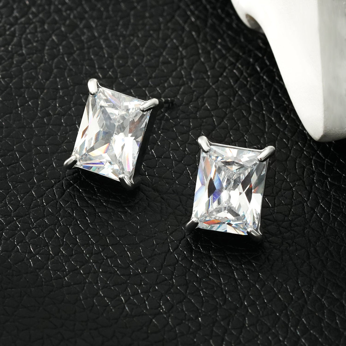 ATTAQUAS Silver : Boucles d'oreilles clous quotidiennes en Zircone Cubique (CZ) coupe Carré vintage