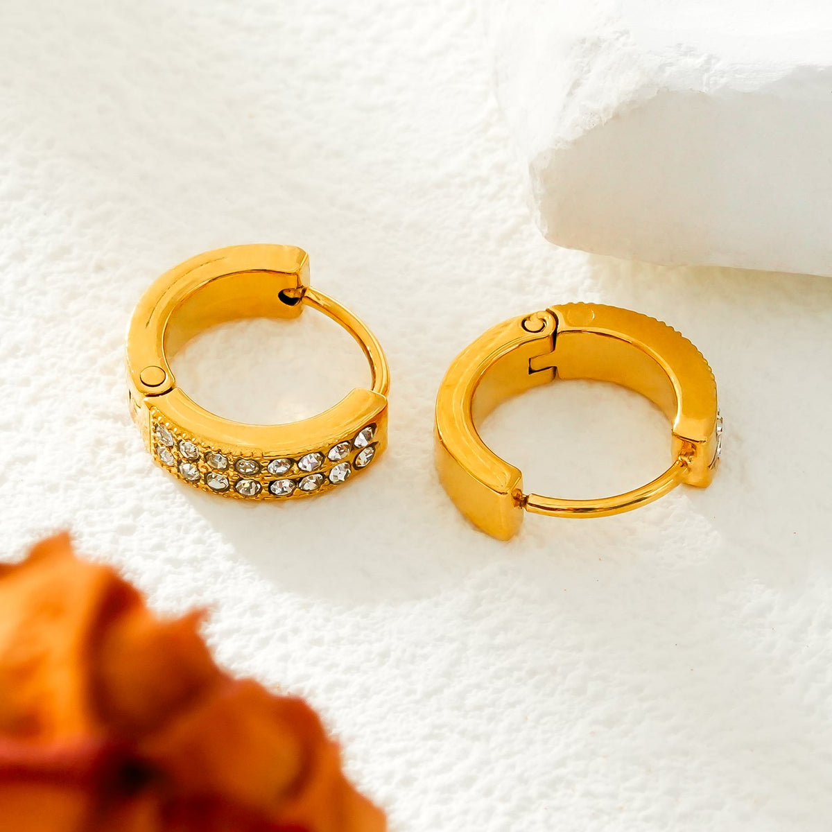 BLOUBERG Gold : Mini créoles Pavé Zirconium (CZ)