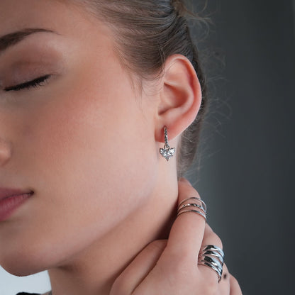CREEDA Or Blanc (Tonalité Argentée) : Créoles Incrustées de Zirconium Style Vintage avec Pendentif Cœur en Moissanite