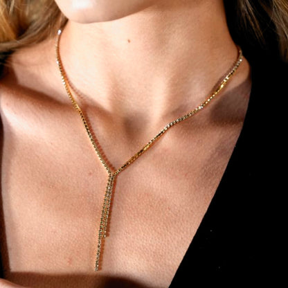DIANA Collier chaîne avec zircons sertis pavé et détail lariat