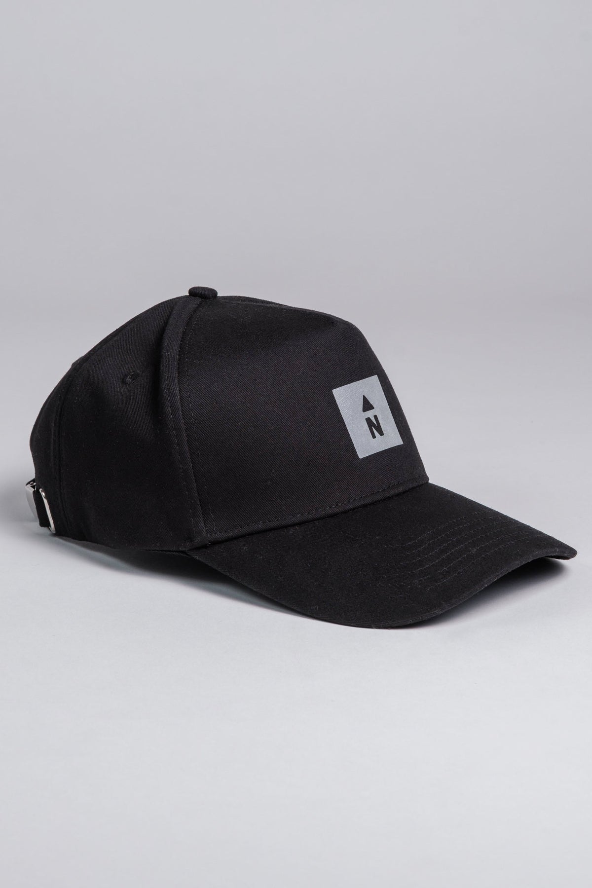 Casquette résistante à l'eau avec « N » réfléchissant