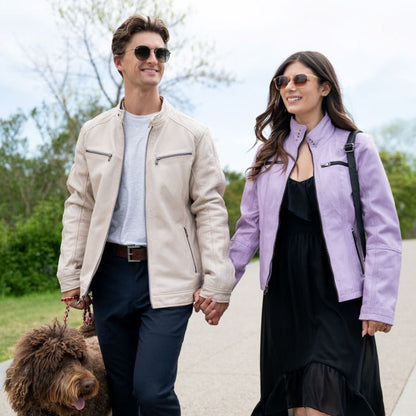 Veste Classique Femme en Cuir d'Agneau. Col Rond clouté, 4 Poches zippées et Surpiqûres Décoratives aux Épaules