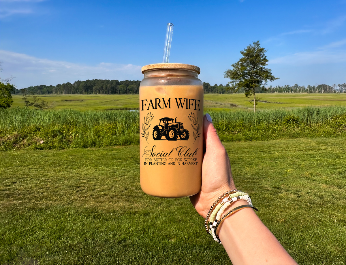 Bocal en verre « Farm Wife Social Club » avec couvercle en bambou
