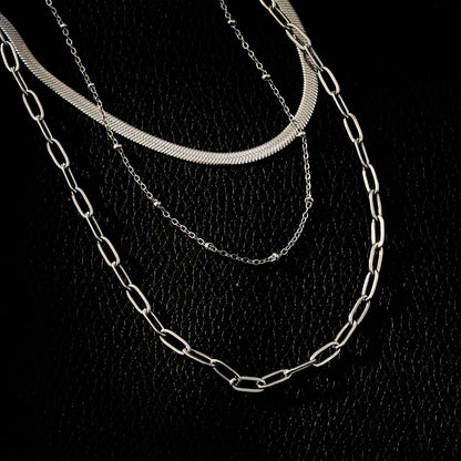 GEILNAR: Collier à triple couche à chaînes mélangées en argent