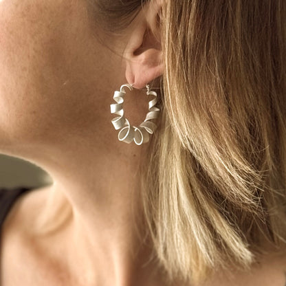 Boucles d'oreilles clous créoles en spirale – Plaqué or