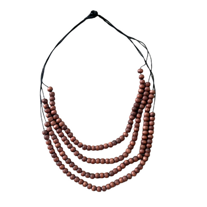 Collier de perles à plusieurs rangs