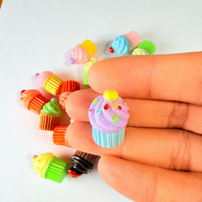 Mélange de breloques colorées mini cupcakes pour loisirs créatifs