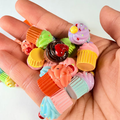 Mélange de breloques colorées mini cupcakes pour loisirs créatifs