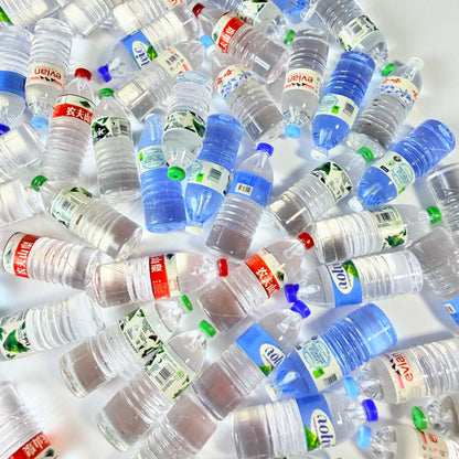Breloques Mini Bouteilles d'Eau Mixtes pour Projets DIY