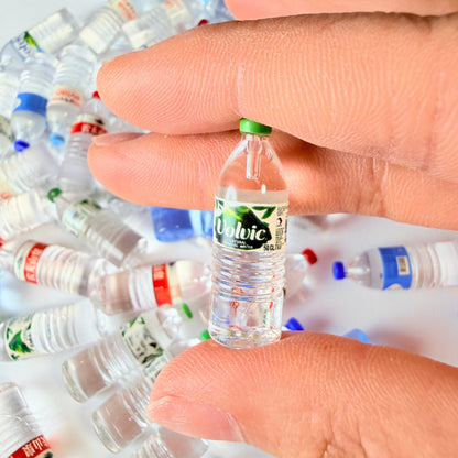 Breloques Mini Bouteilles d'Eau Mixtes pour Projets DIY
