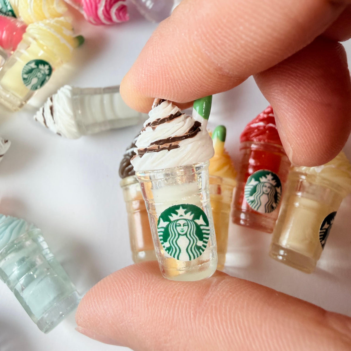 Breloques de boisson Frappuccino mixtes pour l'artisanat de bricolage