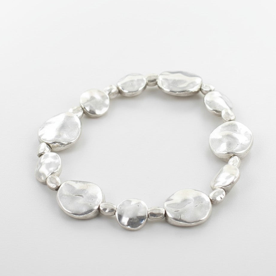 Bracelet disque martelé en plaqué argent