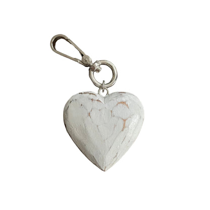 Porte-clés cœur sculpté à la main