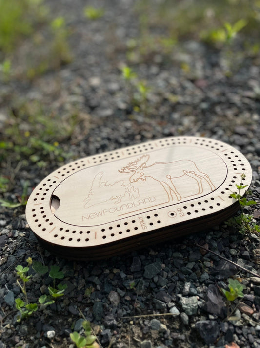 2-Player Wooden Travel Cribbage Board – 9″ × 5″