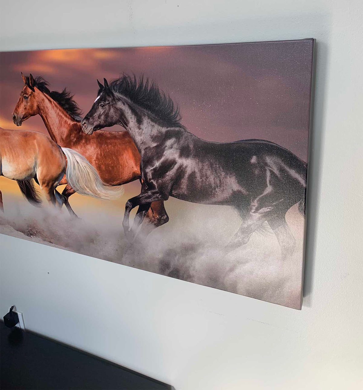 Équipe de cinq chevaux - Toile d'art animalière - Vernis doré
