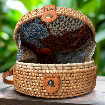 Oval Rattan Purse - White