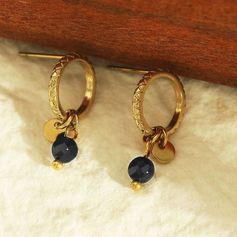 Style JAZMIN Noir-Or : Puces d'Oreilles avec Mini-Breloques