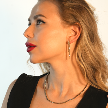 MEDILNA : Collier ras du cou deux tons or et noir avec perles en cristal