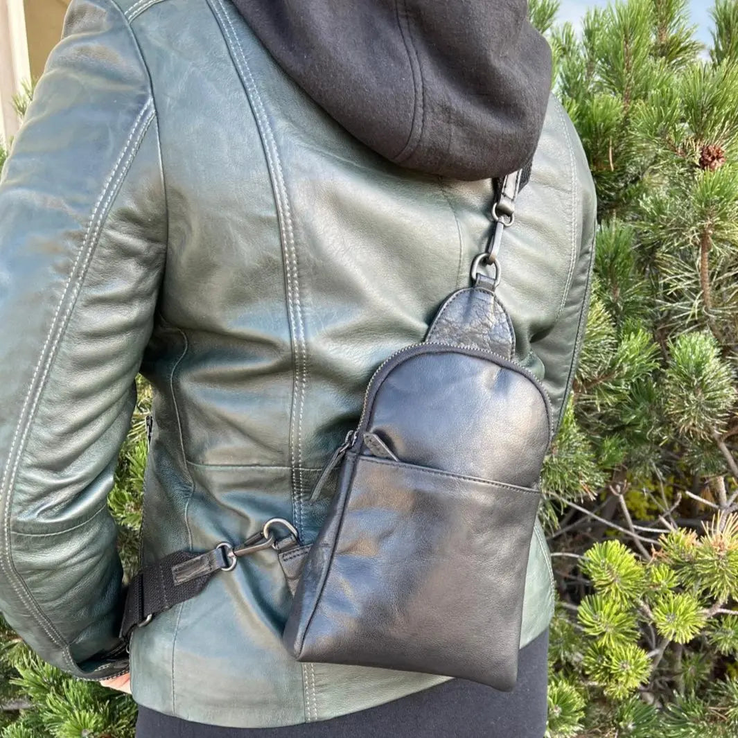 Sacoche de poitrine et sac à dos en cuir MET Andora
