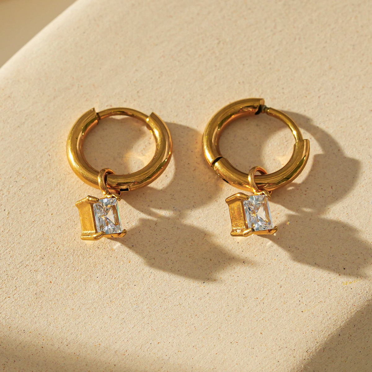 Créoles d'inspiration vintage MORANDI Gold avec breloques amovibles en moissanite