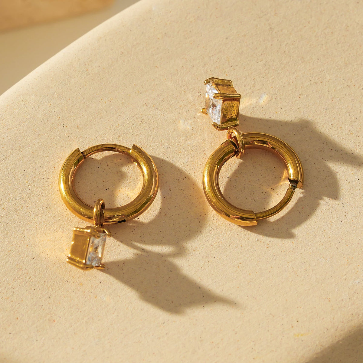 Créoles d'inspiration vintage MORANDI Gold avec breloques amovibles en moissanite