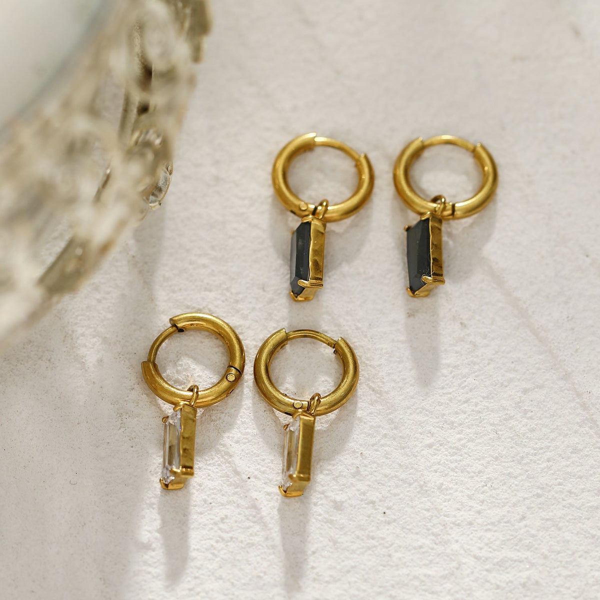 CACA Gold : Boucles d'oreilles créoles avec cristaux transparents, style vintage