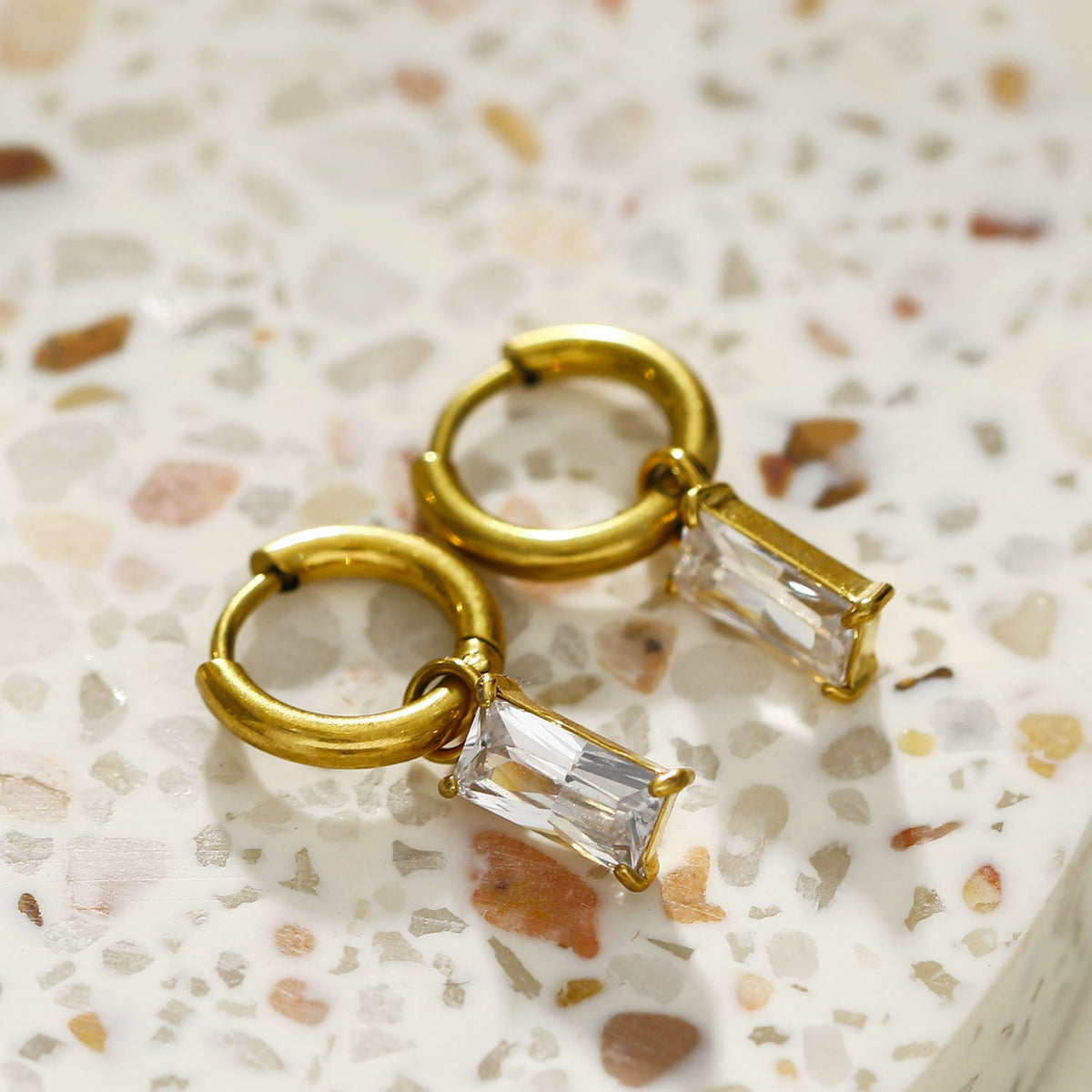 CACA Gold : Boucles d'oreilles créoles avec cristaux transparents, style vintage