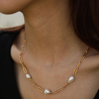 YORK: Collier trio de perles d'eau douce sur une chaîne forçat