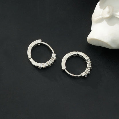 PORTREE : Mini créoles classiques serties d'oxydes de zirconium en or blanc rhodié