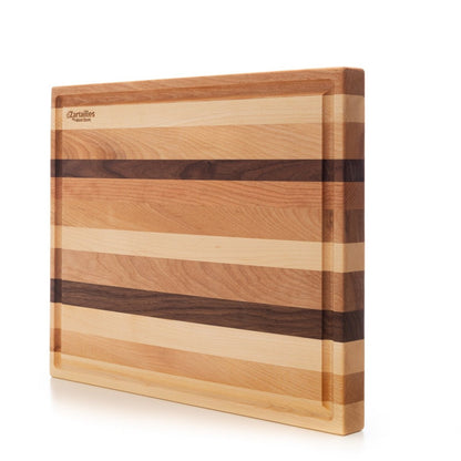 Planche à découper en bois, la “D-Zartailles” avec sillon à jus