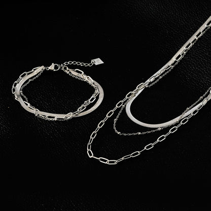 GEILNAR: Collier à triple couche à chaînes mélangées en argent