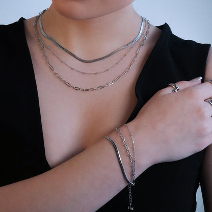 GEILNAR: Collier à triple couche à chaînes mélangées en argent