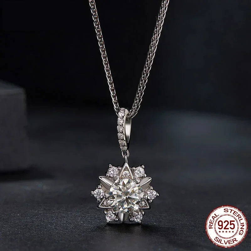 Pendentif Étoile en Argent Sterling avec Moissanite Céleste 1 carat