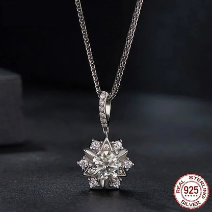 Pendentif Étoile en Argent Sterling avec Moissanite Céleste 1 carat