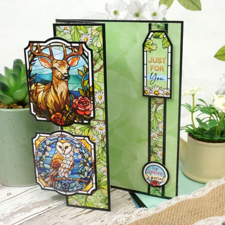 Collection de Luxueux Découpages sur le Thème Faune Merveilleuse en Vitrail
