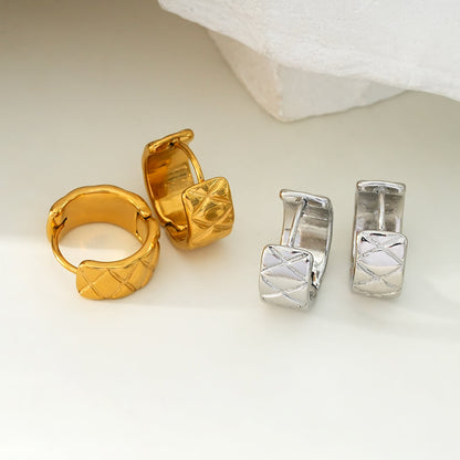 SHELBURNE : Boucles d'oreilles mini créoles larges gravées décoratives en or