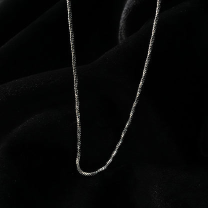 SKAGWAY : Collier en chaîne, textures torsadées minimalistes, en argent (or blanc)